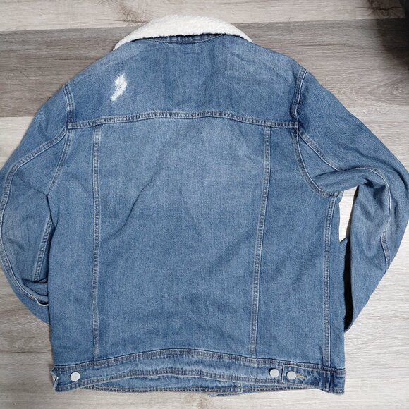 Fleece-Collar Denim Trucker Jacket - Picture 6 of 6